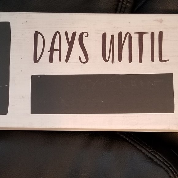 Countdown Chalkboard Sign - Picture 4 of 5